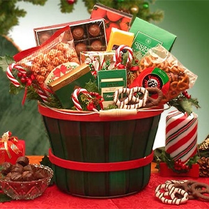 Holiday Traditions Snack Gift Basket | Christmas Gifts | Arttowngifts.com