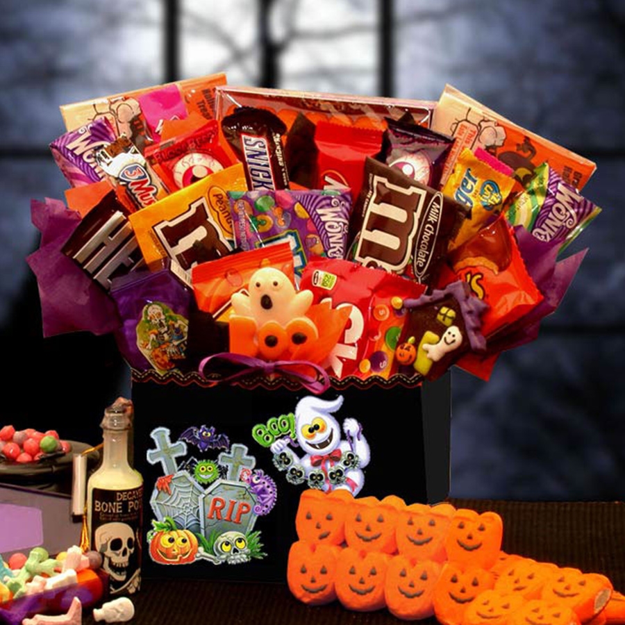 Spooktacular Sweets Halloween Gift Box Halloween Gifts Arttowngifts